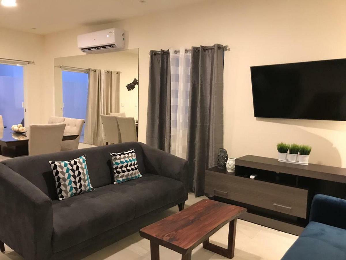 Beautiful 3 Br/3.5 Bath Home@selvanova Villa